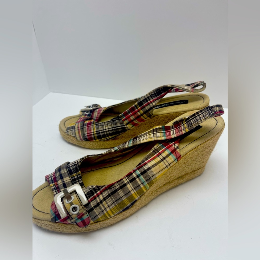 American Eagle size 11 plaid wedge